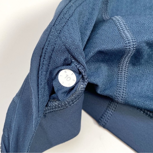 Lululemon blue hot like angi stripe round scoop neck racerback sports bra - Picture 4 of 4